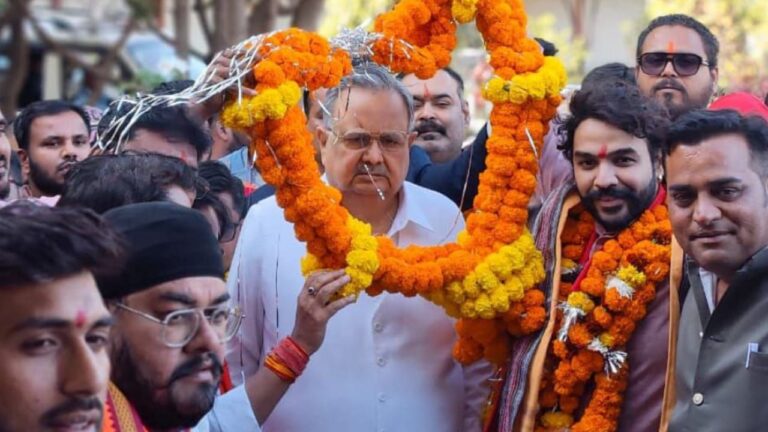 Rajnandgaon: नवनियुक्त प्रदेश मंत्री मोनू बहादुर सिंह का राजनांदगांव में भव्य स्वागत, शीतला मंदिर में किए दर्शन