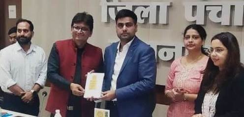 संवाद की क्षमता किशोरों के भविष्य निर्माण में सहायक : कलेक्टर