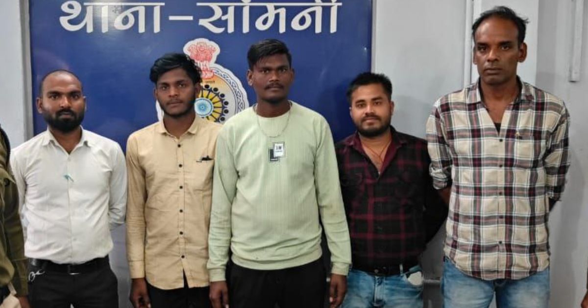 Rajnandgaon: मनगटा में अवैध शराब परोसने वाले रिसॉर्ट्स पर छापा, 6 आरोपी गिरफ्तार .... एक सप्ताह में दूसरी बड़ी कार्रवाई , 53 रिसॉर्ट्स की सघन जांच