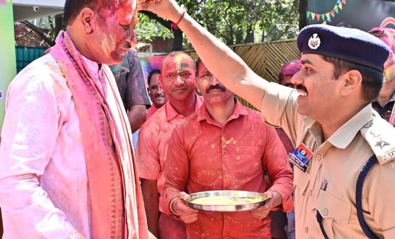 मुख्यमंत्री निवास में होली