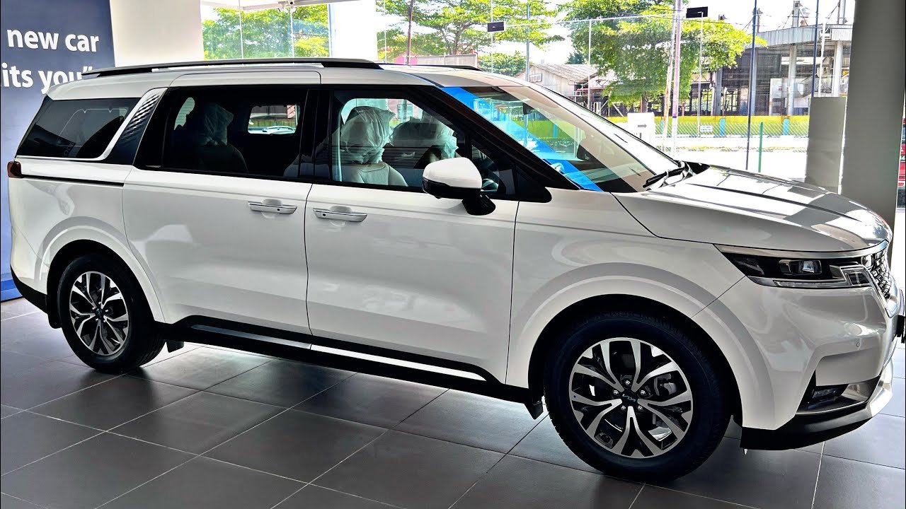 Kia Carnival 8-Seater