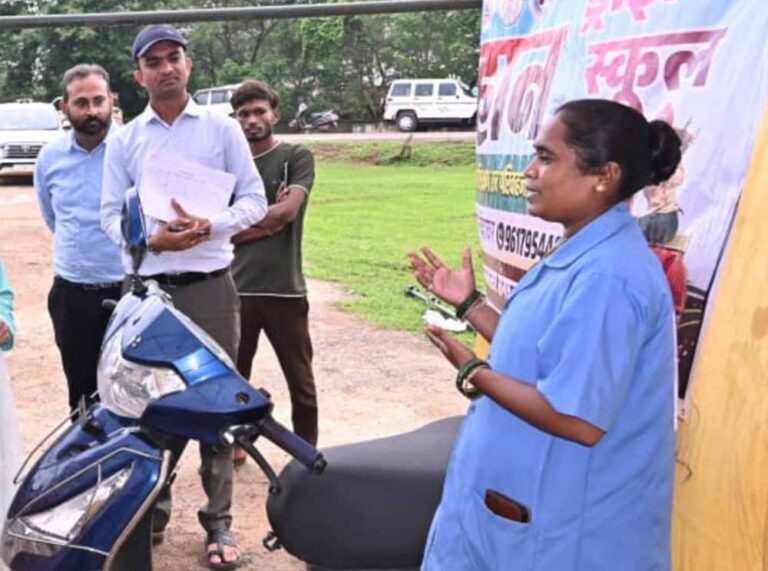 Scooty-2.jpg