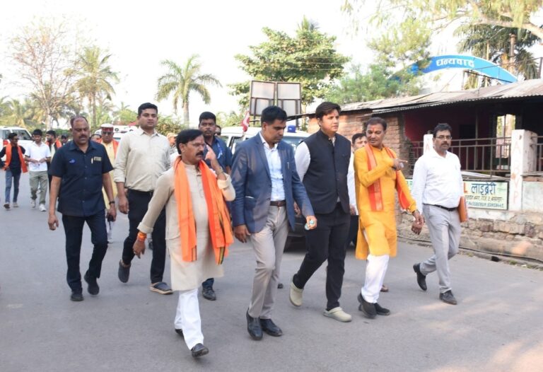 राजनांदगांव : महापौर, पूर्व सांसद और कलेक्टर ने शहर के प्रमुख विकास कार्यों का किया निरीक्षण