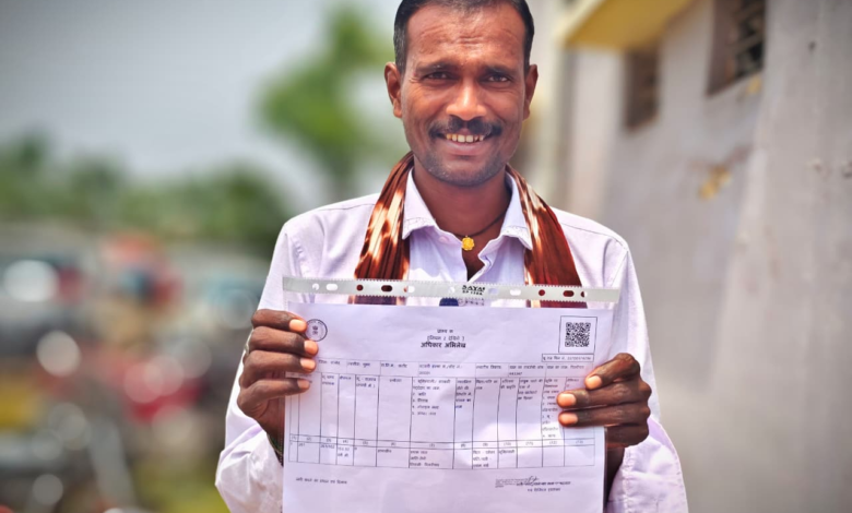 CG : स्वामित्व योजना से ग्रामीणों को मिला मालिकाना हक : बालोद में अधिकार अभिलेख वितरण तेज