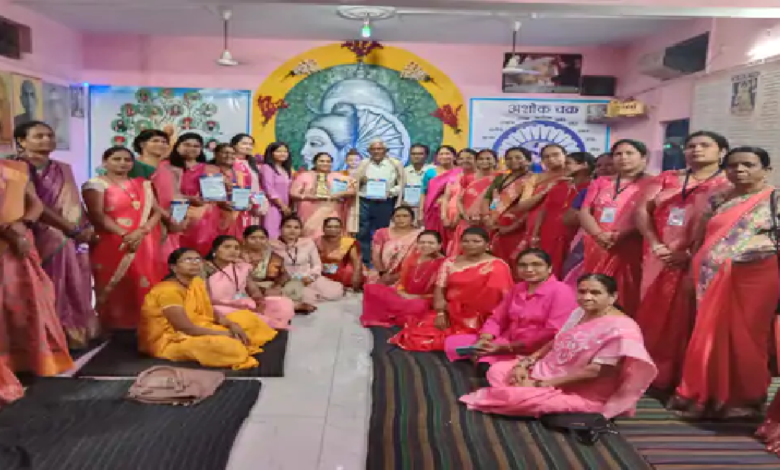 राजनांदगांव : महिला सशक्तिकरण संघ राजनांदगांव ने महात्मा ज्योतिबा फुले और डॉ. अंबेडकर की जयंती मनाई…