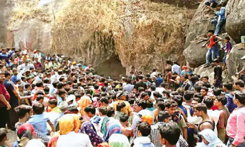 राजनांदगांव : मंडीप खोल गुफा के खुले द्वार… साल में एक बार होने वाले दर्शन के लिए जुटे श्रद्धालु…