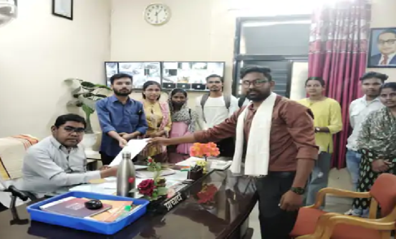 मोहला : छात्रसंघ चुनाव बहाली के लिए सौंपा गया ज्ञापन…