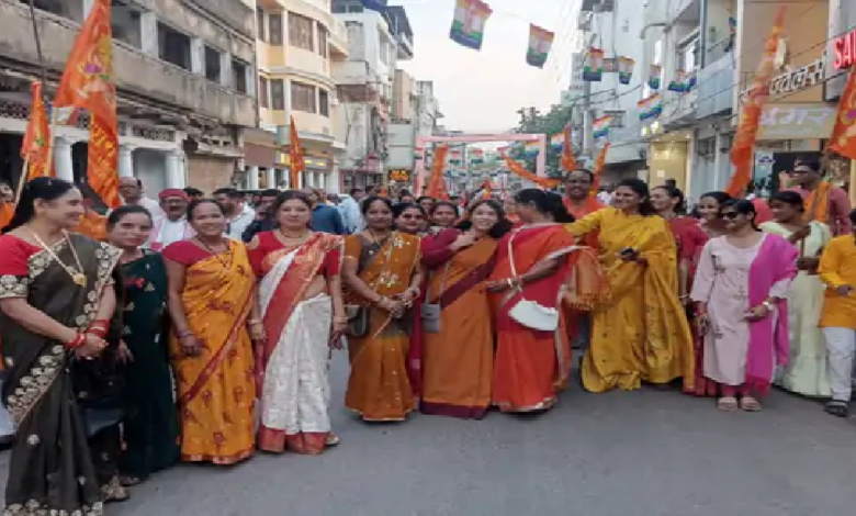 राजनांदगांव : हनुमान जी के दर्शन कर भक्तों ने सुख-समृद्धि की मंगल कामना की…