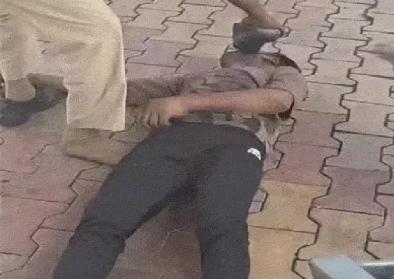 CG : मासूम से दुष्कर्म के बाद तनाव: दरिंदे को मिर्गी के दौरे आने लगे, पुलिसकर्मी ने सुंघाया जूता…