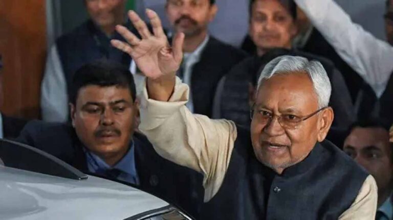 पटना की राजनीति में हलचल, नीतीश की रणनीति से बदले हालात