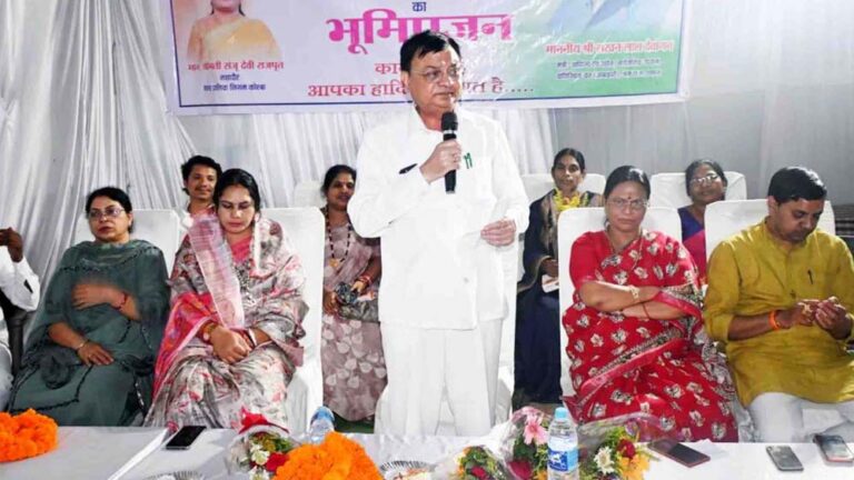 रायपुर: चौक-चौराहों पर बनेंगे प्रतीक्षा शेड, तेज धूप और बारिश से मिलेगी राहत
