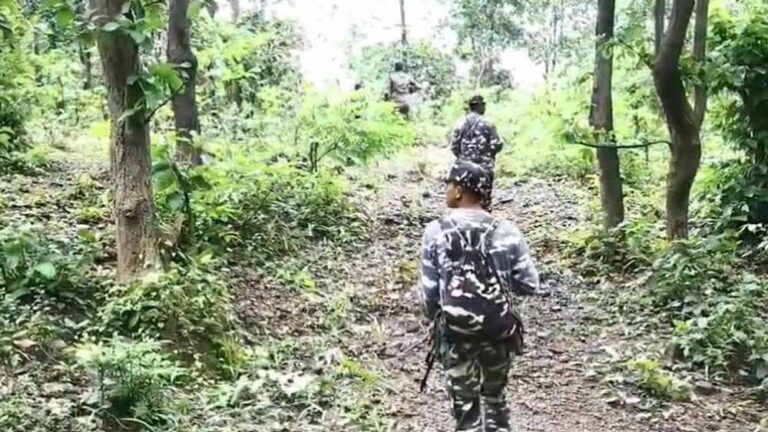 सारंडा में फायरिंग जारी, इलाके में हाई अलर्ट घोषित