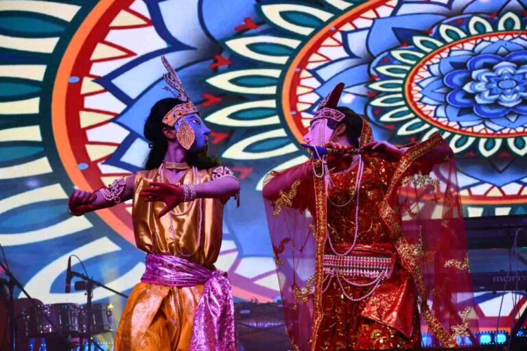 सरायकेला छऊ महोत्सव में देशभर के कलाकारों ने बांधा समां