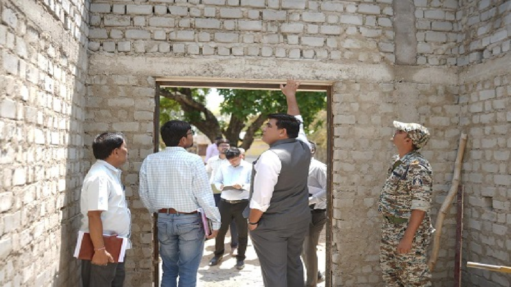 CG : पाली में विभिन्न निर्माणाधीन कार्यो का कलेक्टर ने किया औचक निरीक्षण …