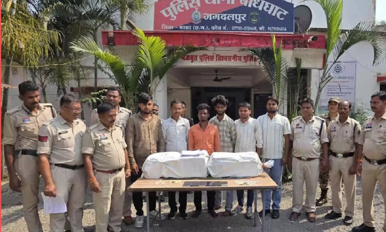 CG : धर्मशाला में छापा, 54 KG गांजा के साथ 6 लोग दबोचे गए …