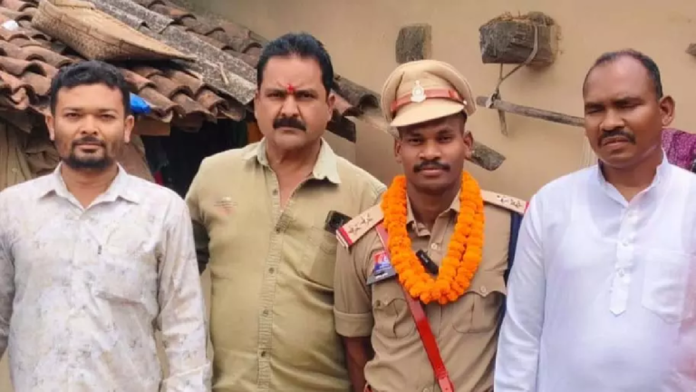 CG : गरीब परिवार का बेटा बना एसआई, गांव वालों में भारी उत्साह …