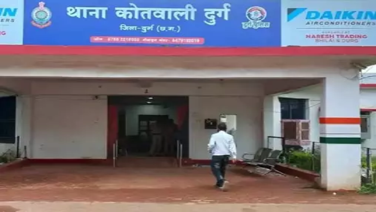 CG : नकली नोट थमाकर बुजुर्ग महिला से ठगी, जेवरात लेकर शातिर फरार …