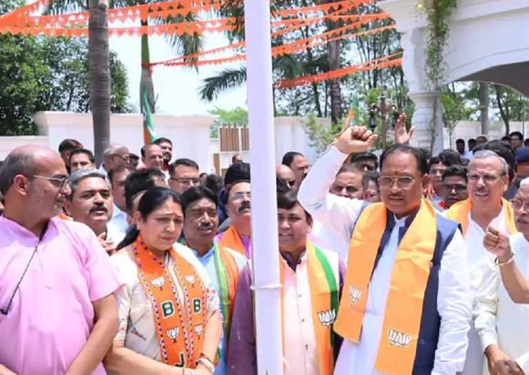 CG : CM विष्णुदेव साय ने भाजपा का स्थापना दिवस मनाया …