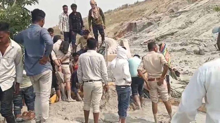 Korba Breaking: राखड़ बांध फटने से मचा हड़कंप, JCB ऑपरेटर की गई जान, 3 मजदूरों को रेस्क्यू कर बचाया