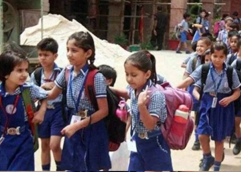 ड्रेस और कोर्स विवाद पर एक्शन: प्राइवेट स्कूलों की जांच के लिए 5 सदस्यीय टीम तैयार