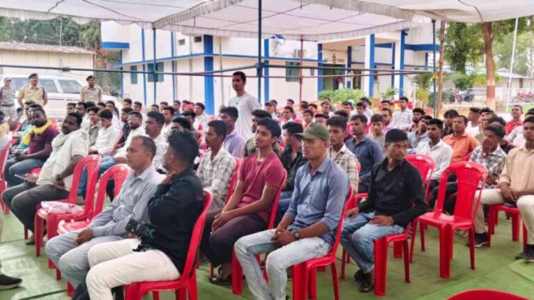 युवाओं की मौत से हड़कंप: Gariaband में 15 दिन में 3 सुसाइड, अब करियर गाइडेंस कैंप से समाधान की कोशिश
