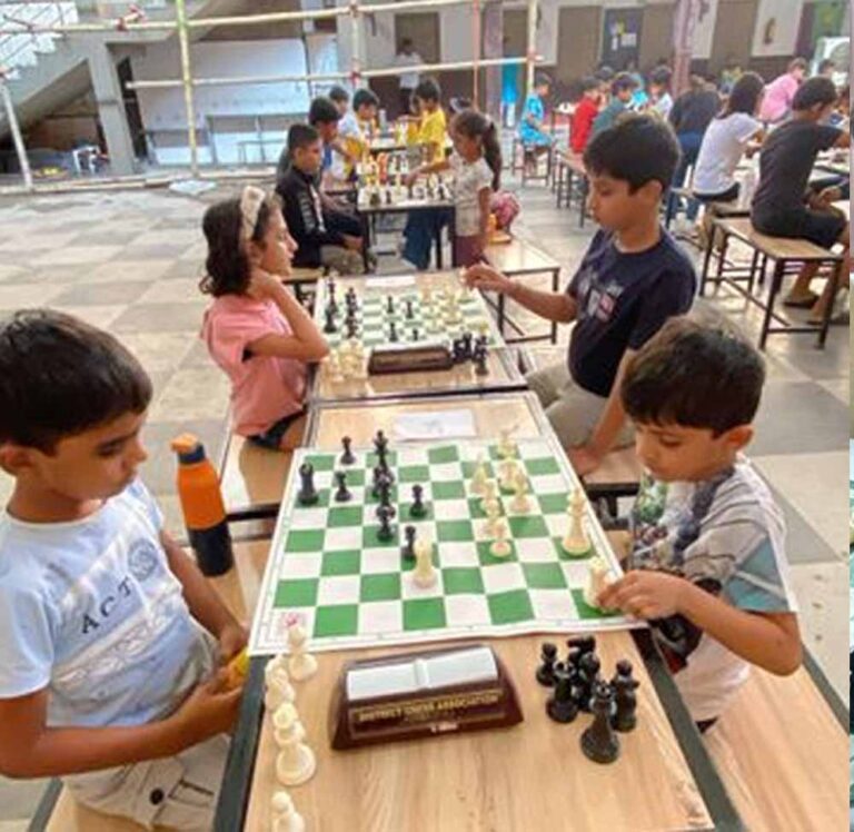 नक्सलगढ़ की नई पहचान: शतरंज में युवाओं का जलवा, मयंक-अयांश बने चैंपियन