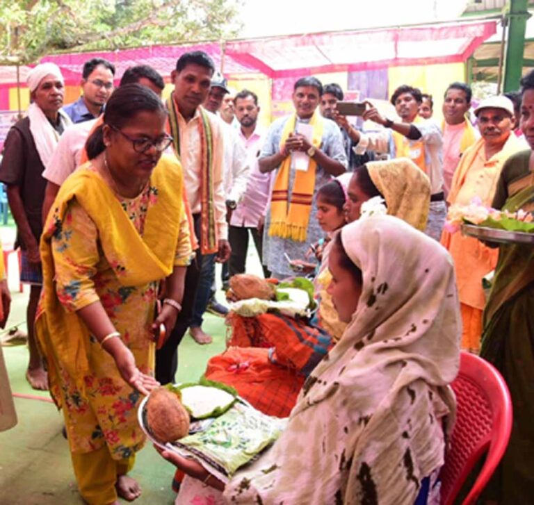 कोंडागांव में जनसमस्या समाधान पर जोर: अंतिम गांव तक योजनाओं की पहुंच, कलेक्टर की समीक्षा