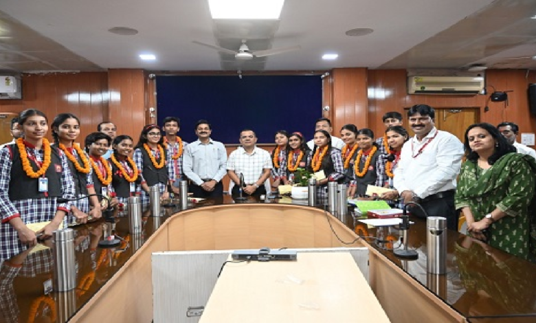 CG : 10वीं बोर्ड में उत्कृष्ट प्रदर्शन,पीएमश्री केंद्रीय विद्यालय के मेधावी विद्यार्थियों का सम्मान …