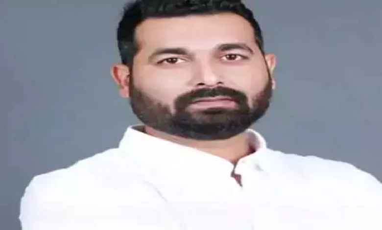 CG : कांग्रेस नेता ने अपने गुर्गों के साथ मिलकर बार संचालक को पीटा, FIR दर्ज ...