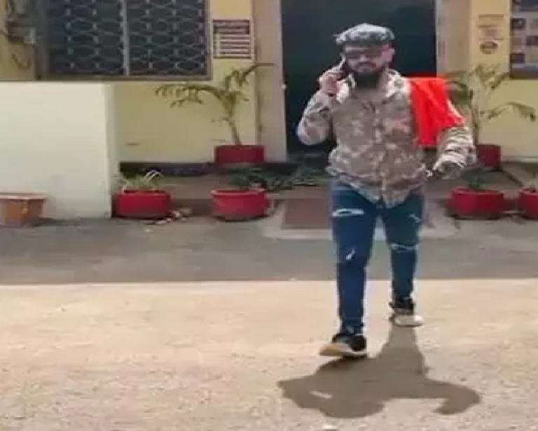 CG : आज जेल, कल बेल और परसो फिर वही खेल गाने पर थाने में बनाया रील्स, बदमाश वायरल …