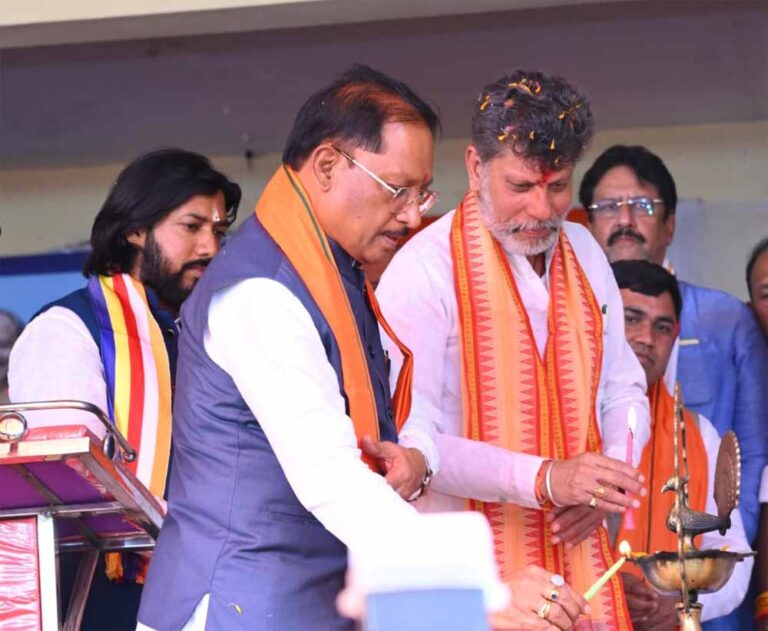 समरसता भोज बना एकता का मंच: CM साय ने दोहराया संविधान के प्रसार का संकल्प