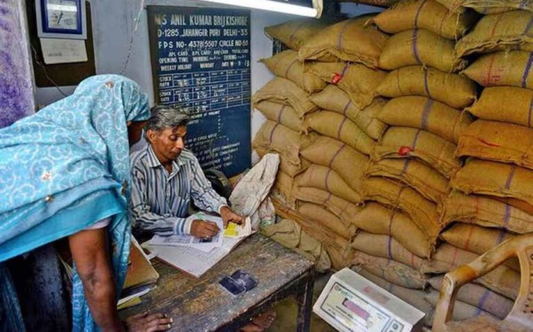 बिलासपुर में पीडीएस के तहत राशन का 70 प्रतिशत से अधिक भंडारण, 37 प्रतिशत हितग्राहियों को मिला राशन