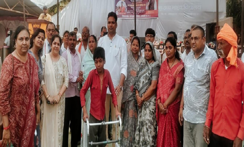 CG : ’सुशासन तिहार’: ’धमतरी के समाधान शिविरों में उमड़ा जनसैलाब, 1070 आवेदनों का हुआ त्वरित निपटारा’