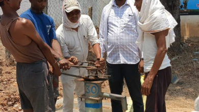 CG : भीषण गर्मी में राहत की बड़ी पहल: महुआ पारा में दुरुस्त हुए हैंडपंप, ग्रामीणों को मिलने लगा स्वच्छ पेयजल