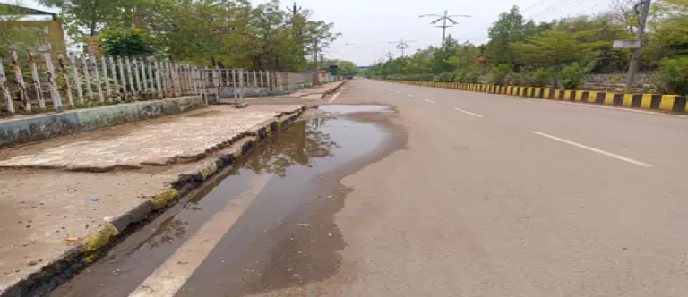 राजनांदगांव : हल्की बारिश के बाद शहर की सड़कों पर जल जमाव…