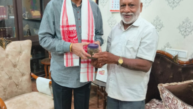 CG : ’छत्तीसगढ़ चाय व्यापारी संघ के उपाध्यक्ष ने की राज्यपाल से सौजन्य भेंट’