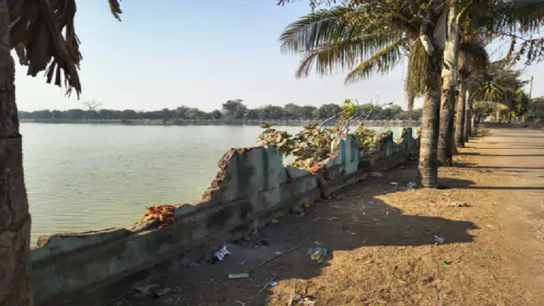 राजनांदगांव : रानी सागर में लगी लोहे की रेलिंग की चोरी, कार्रवाई हो…