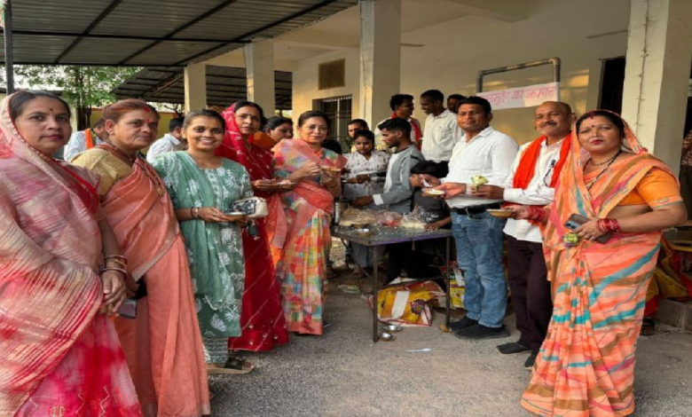 CG : पश्चिम बंगाल में भाजपा की जीत पर कवर्धा विधायक कार्यालय में जश्न…