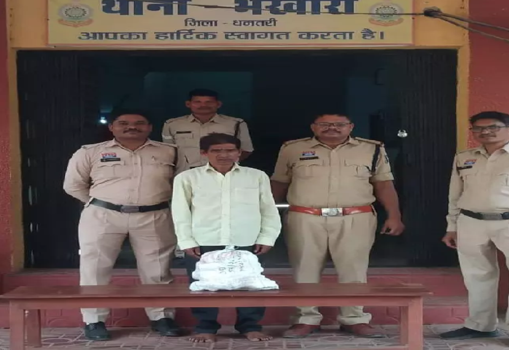 CG : अवैध शराब कारोबारियों पर धमतरी पुलिस का लगातार प्रहार, आरोपी रंगे हाथ गिरफ्तार...