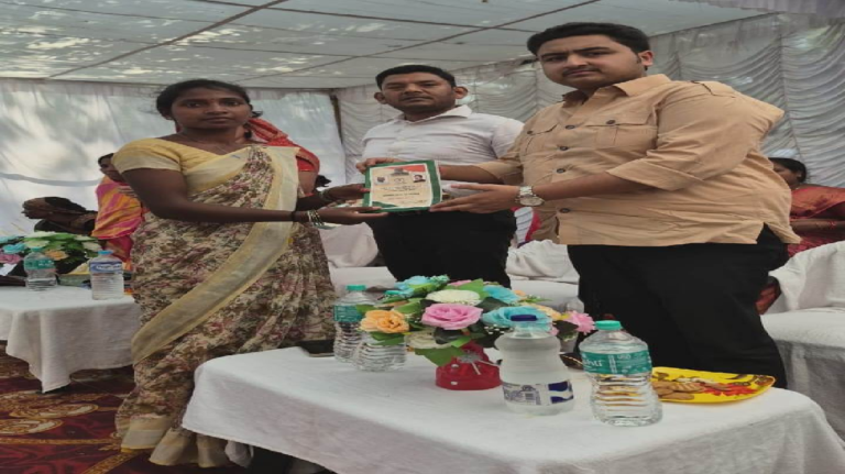 CG : सुशासन तिहार 2026 : कस्तूरा में आयोजित जिला स्तरीय जनसमस्या निवारण शिविर में हितग्राहियों को मिला योजनाओं का लाभ