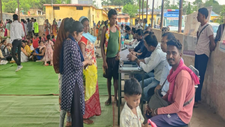 CG : सुशासन एक्सप्रेस से बढ़ी लोगों की उम्मीद गांव-गांव पहुंच रहा जनकल्याणकारी योजनाओं का लाभ
