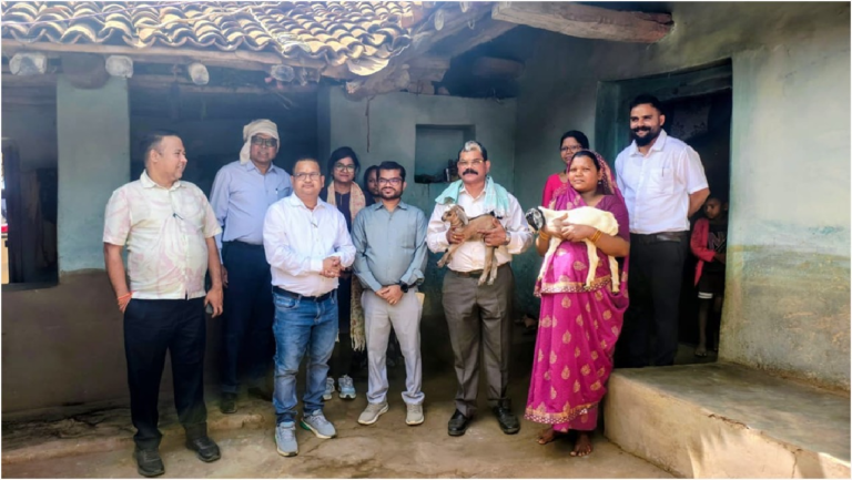 CG : ’बिहान योजना से बदली किस्मत- बकरी पालन ने उदकुंवर भानु को बनाया लखपति दीदी’
