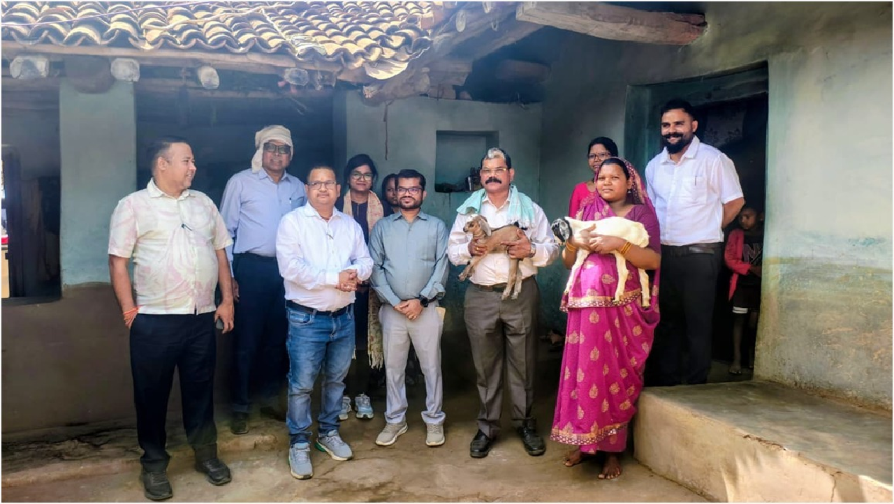 CG : ’बिहान योजना से बदली किस्मत- बकरी पालन ने उदकुंवर भानु को बनाया लखपति दीदी’