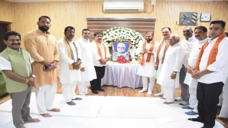 CG : गृह मंत्री व स्वास्थ्य मंत्री ने स्वर्गीय सेन को दी श्रद्धांजली…