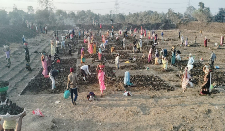 CG : ’'जल संरक्षण के साथ मिल रहा बंपर रोजगार, मोर गांव, मोर तरिया' अभियान से संवर रहे ग्रामीण क्षेत्र’