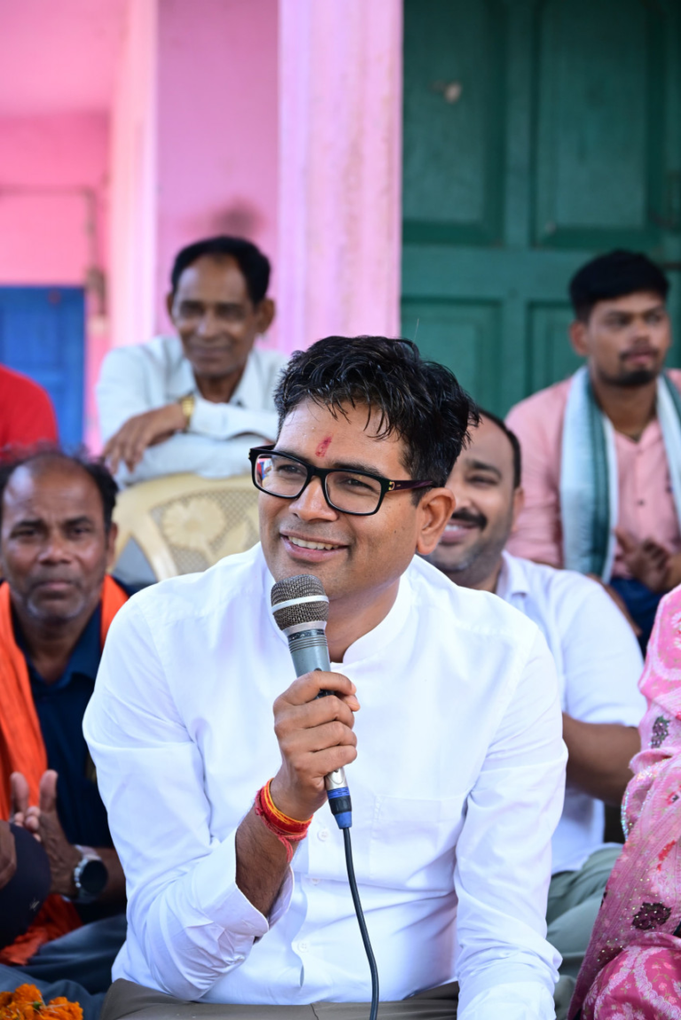 CG : वित्त मंत्री ओ.पी. चौधरी ने ग्राम डुमरमुड़ा में ग्रामीणों से किया आत्मीय संवाद