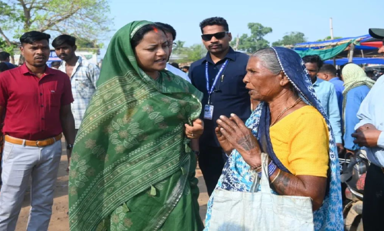 सुशासन की जमीनी तस्वीर: सिलफिली बाजार में मंत्री लक्ष्मी राजवाड़े का औचक भ्रमण, आमजन से सीधा संवाद