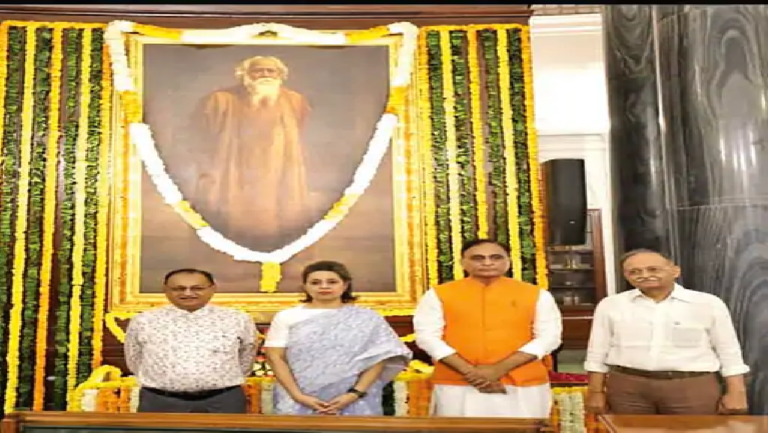 राजनांदगांव : टैगोर जयंती पर संविधान सदन में दी पुष्पांजलि…