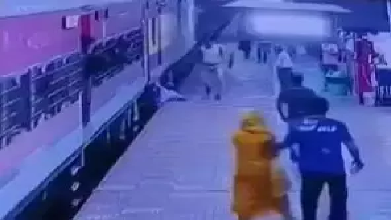 CG : दुर्ग रेलवे स्टेशन में यात्री बाल-बाल बचा, RPF एएसआई बने देवदूत…
