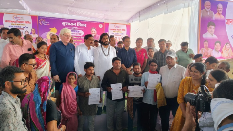 CG : सुशासन तिहार में त्वरित राहत: शिविर में मौके पर बना श्रम कार्ड …